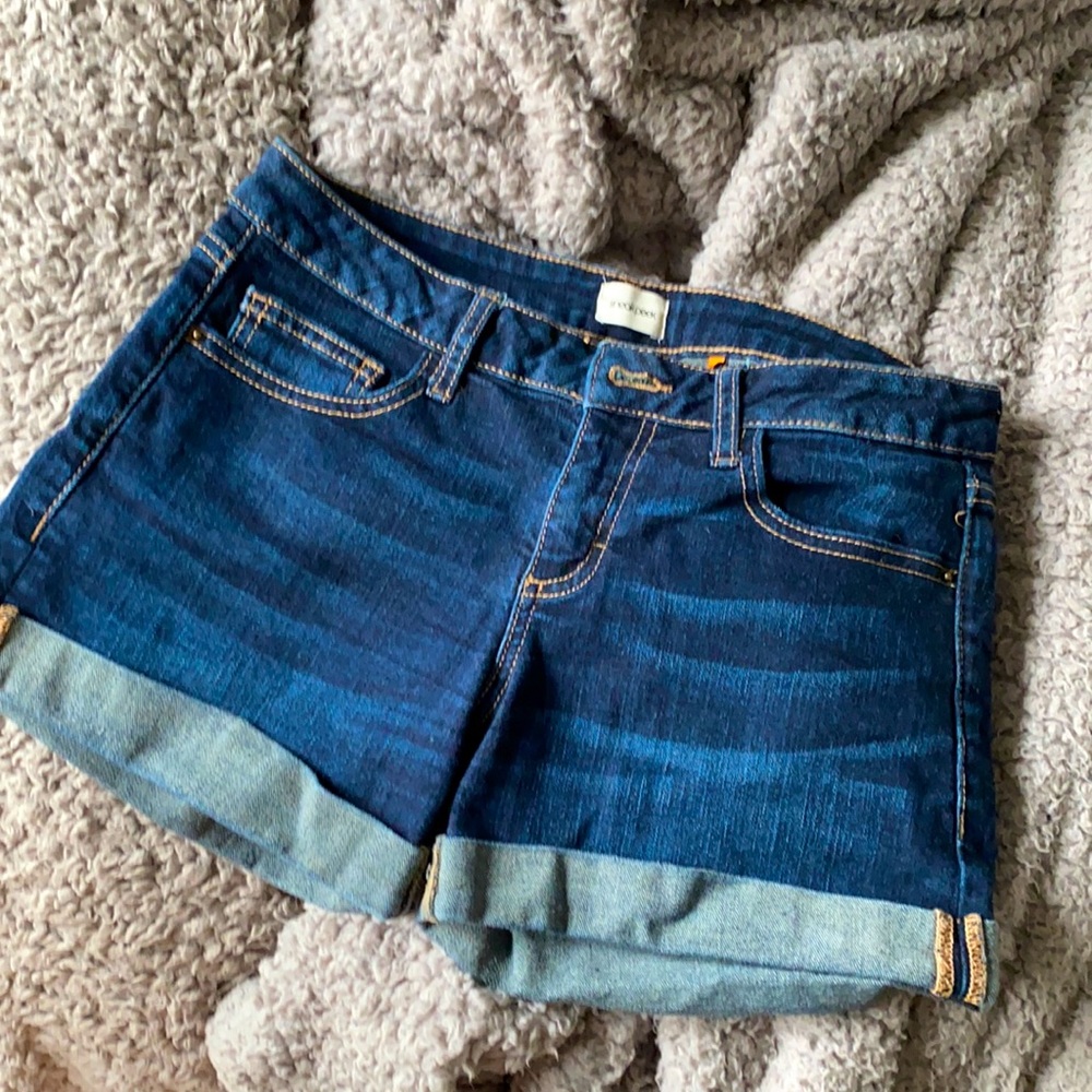 Women’s denim shorts. Medium (fit like 4)